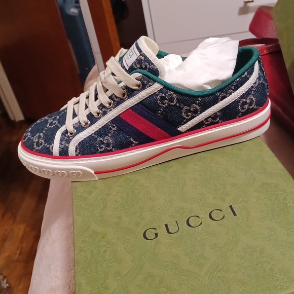 Authentic  gucci shoes new - Picture 2 of 11